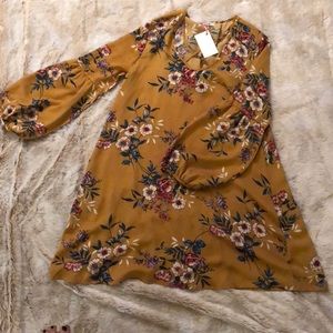 NWT Bell Sleeve dress